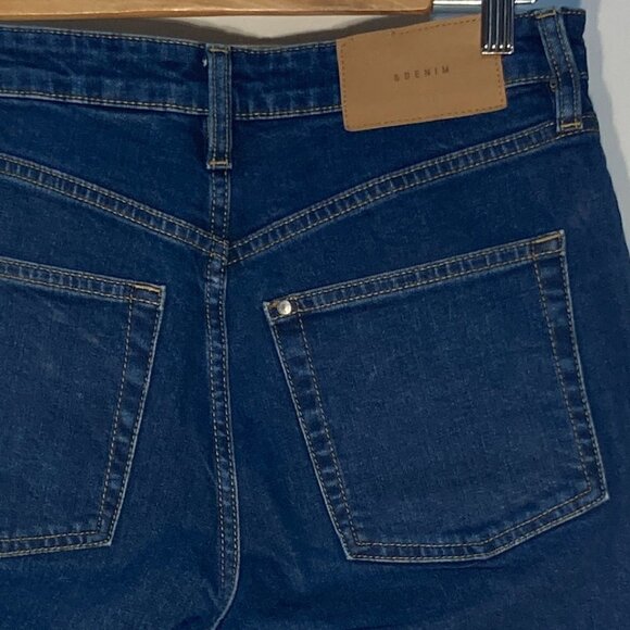 H&M SZ 6 denim mom jean ultra high waist button fly - Picture 4 of 4